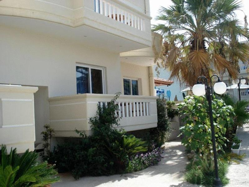 Akatos Hotel Agia Marina Buitenkant foto