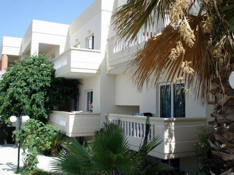 Akatos Hotel Agia Marina Buitenkant foto