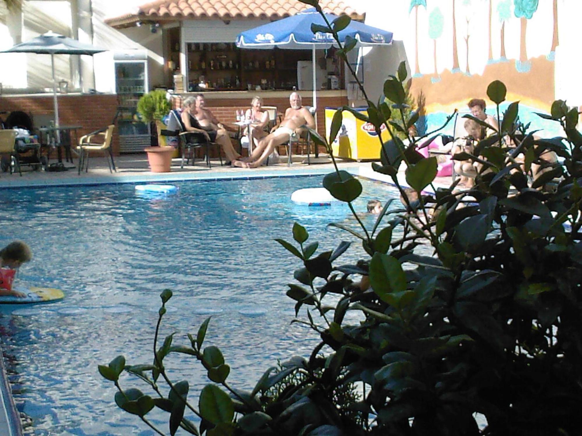 Akatos Hotel Agia Marina Buitenkant foto