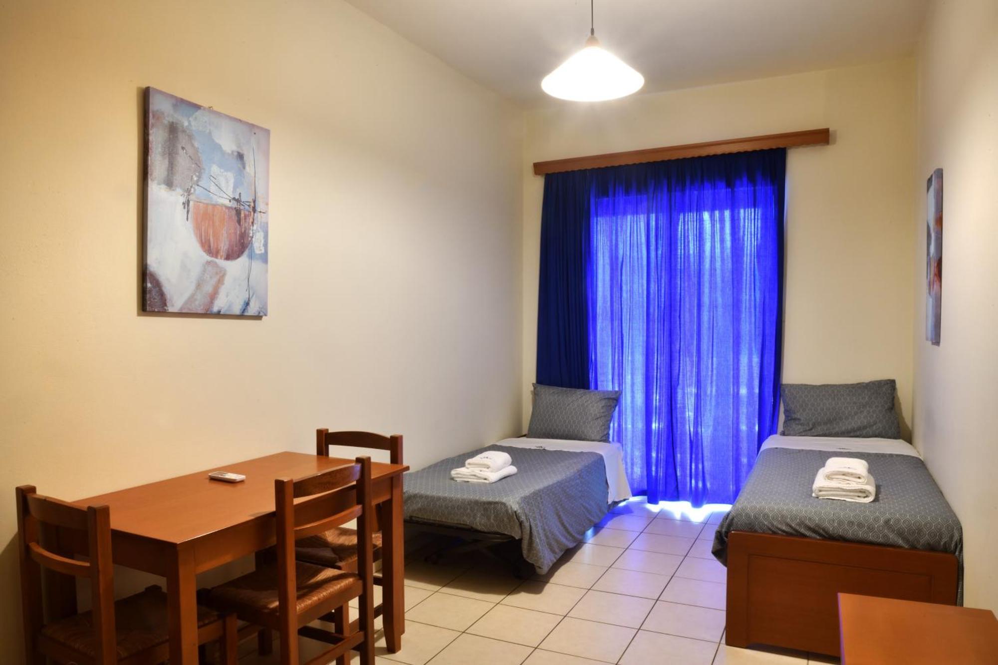 Akatos Hotel Agia Marina Buitenkant foto