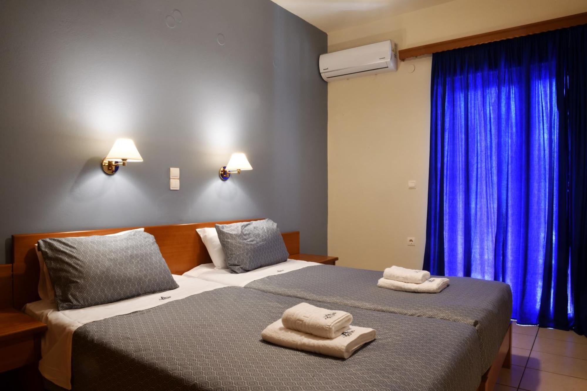 Akatos Hotel Agia Marina Buitenkant foto