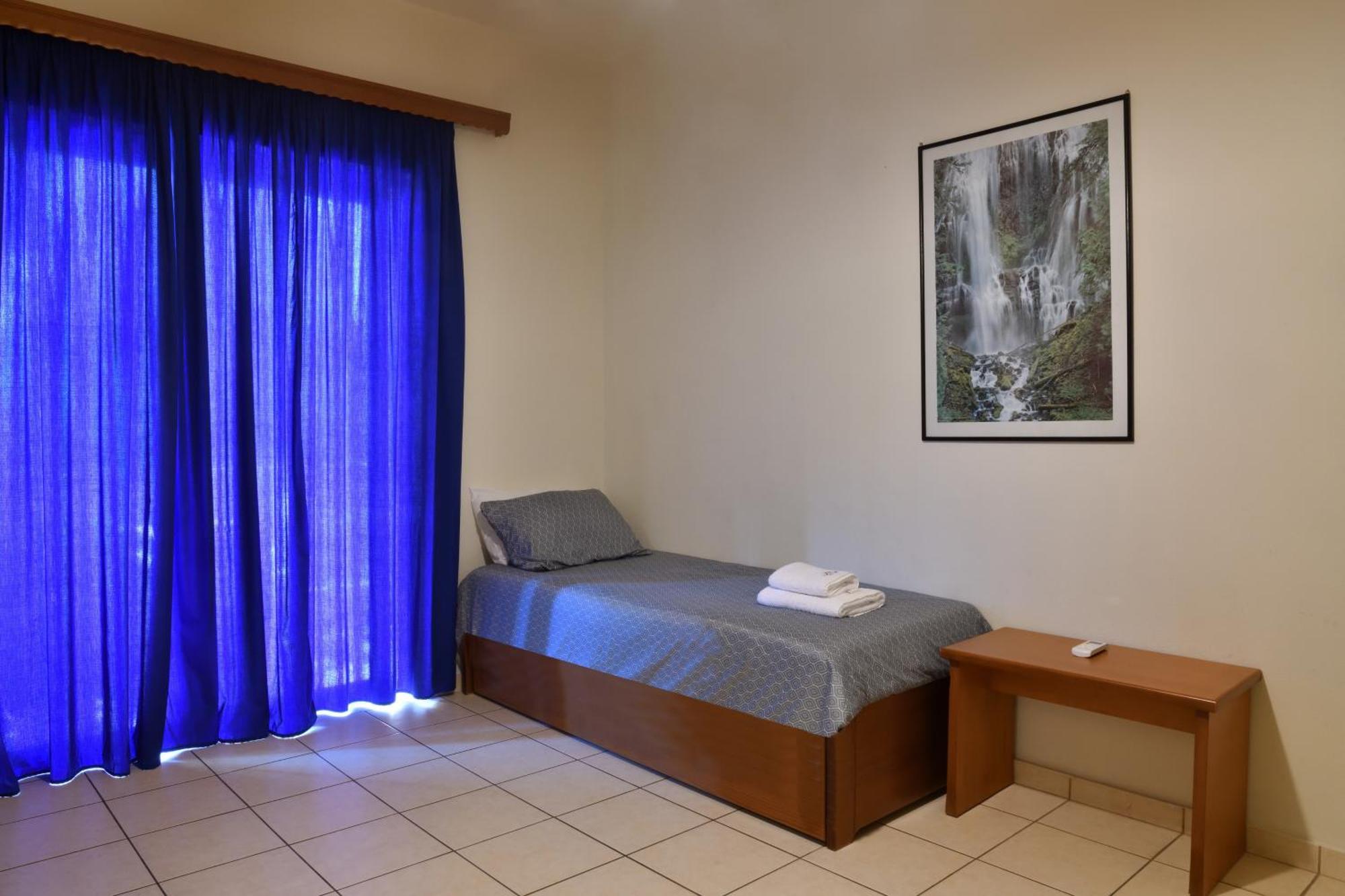 Akatos Hotel Agia Marina Buitenkant foto