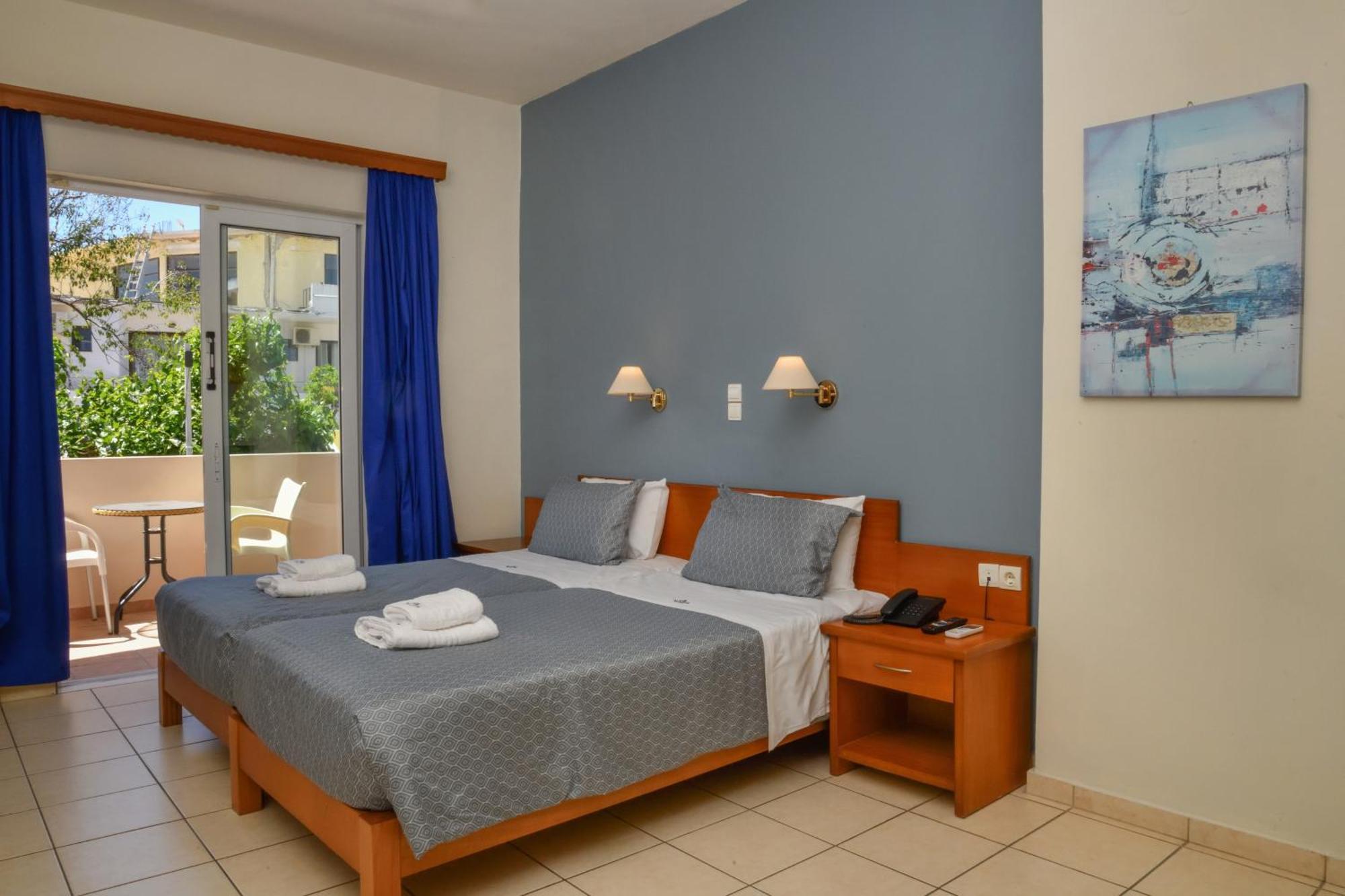 Akatos Hotel Agia Marina Buitenkant foto
