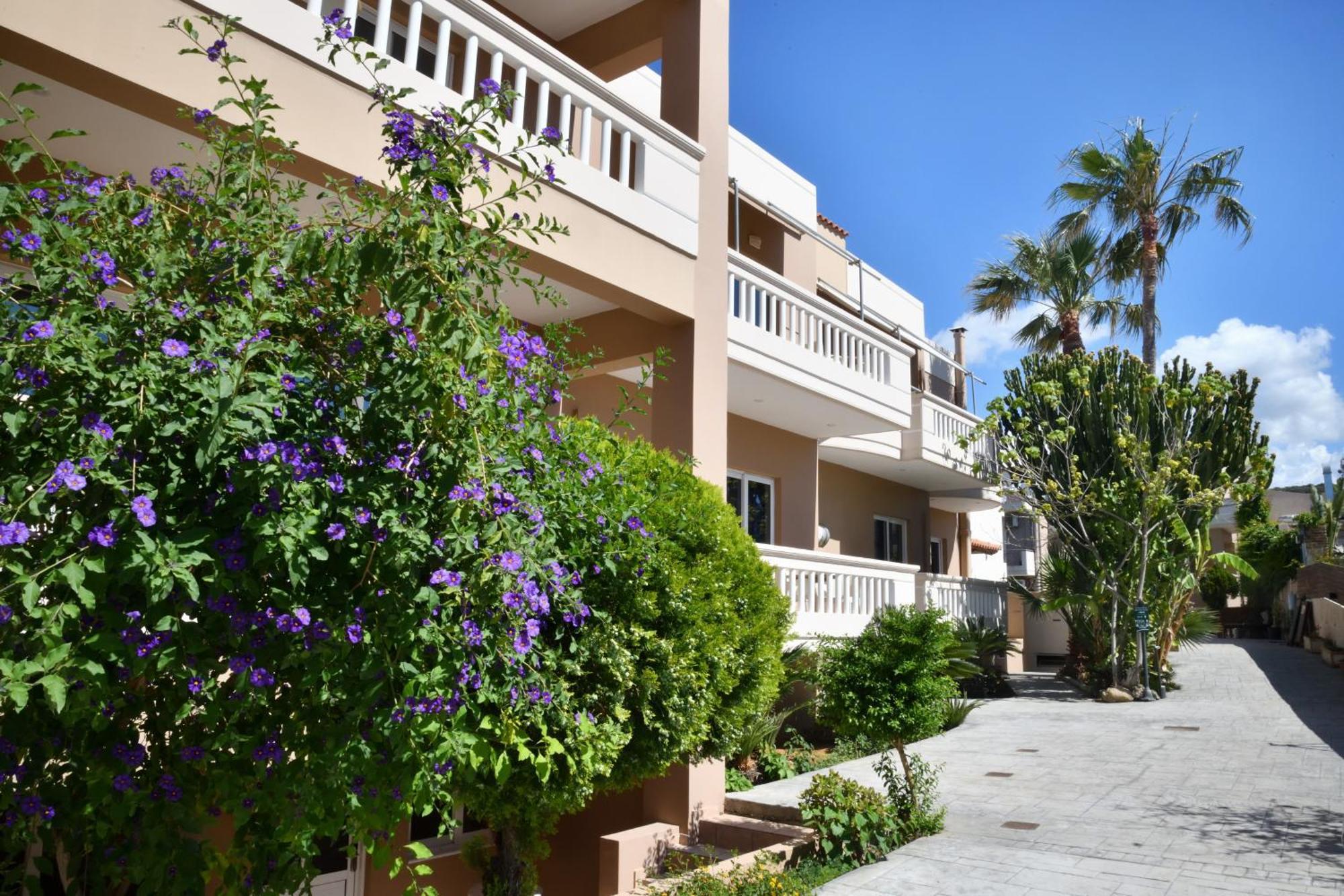 Akatos Hotel Agia Marina Buitenkant foto