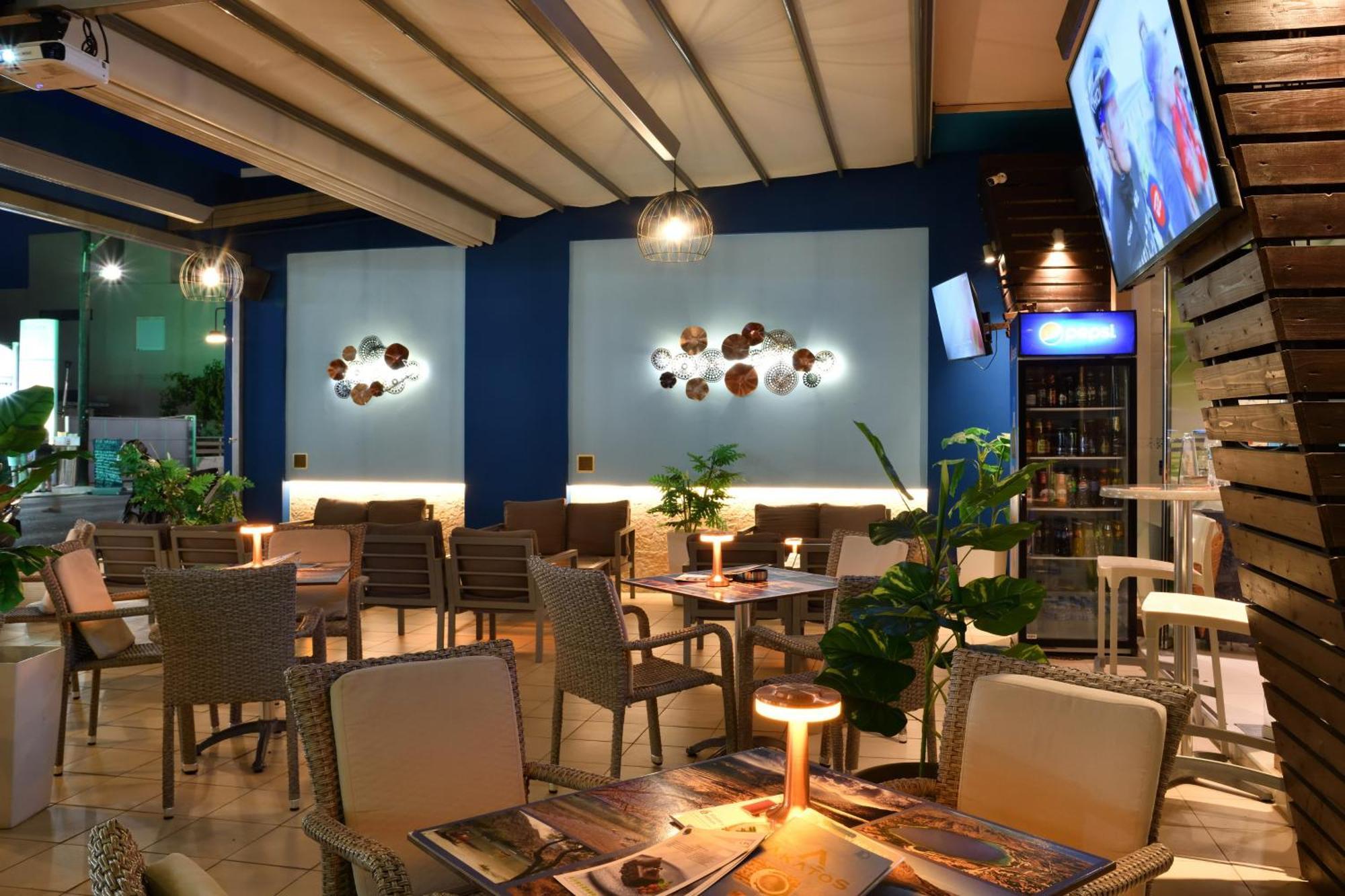 Akatos Hotel Agia Marina Buitenkant foto