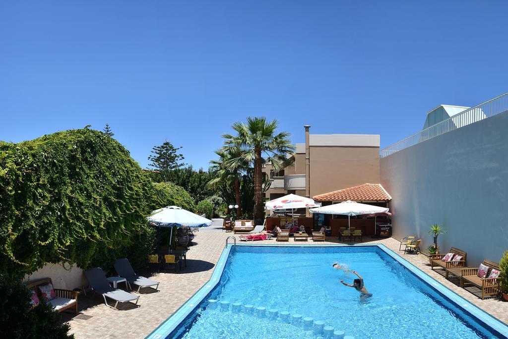Akatos Hotel Agia Marina Buitenkant foto