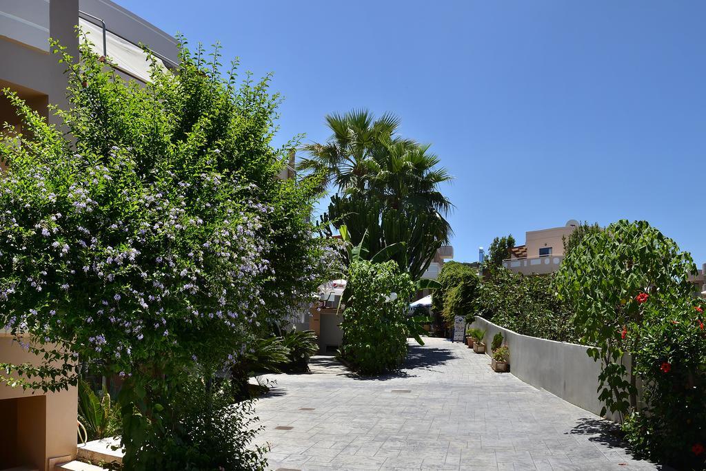 Akatos Hotel Agia Marina Buitenkant foto