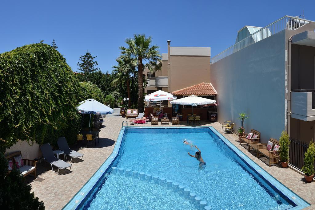 Akatos Hotel Agia Marina Buitenkant foto